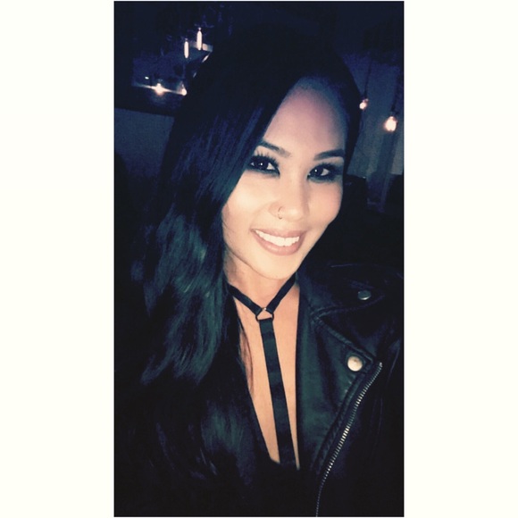 Meet your Posher, Stephanie🖤 - Picture 7 of 8